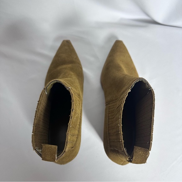 Marc Fisher Yarita Brown Suede Pointy Toe
Pull On Ankle Booties sz 7.5 Chelsea - Picture 6 of 11